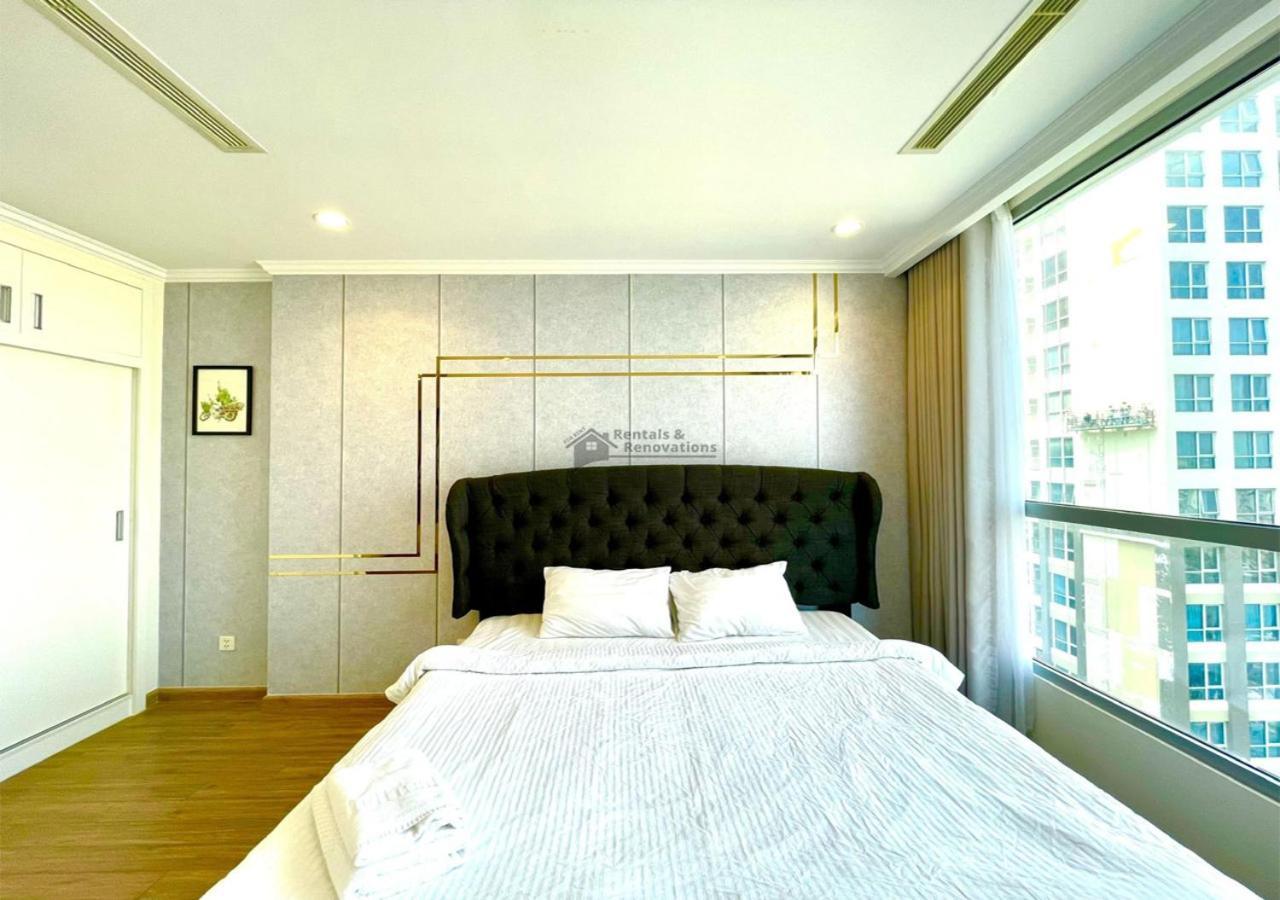 The Vinhomes Central Park Apartments - The Buildings Surrounding Landmark 81 مدينة هوشي منه المظهر الخارجي الصورة